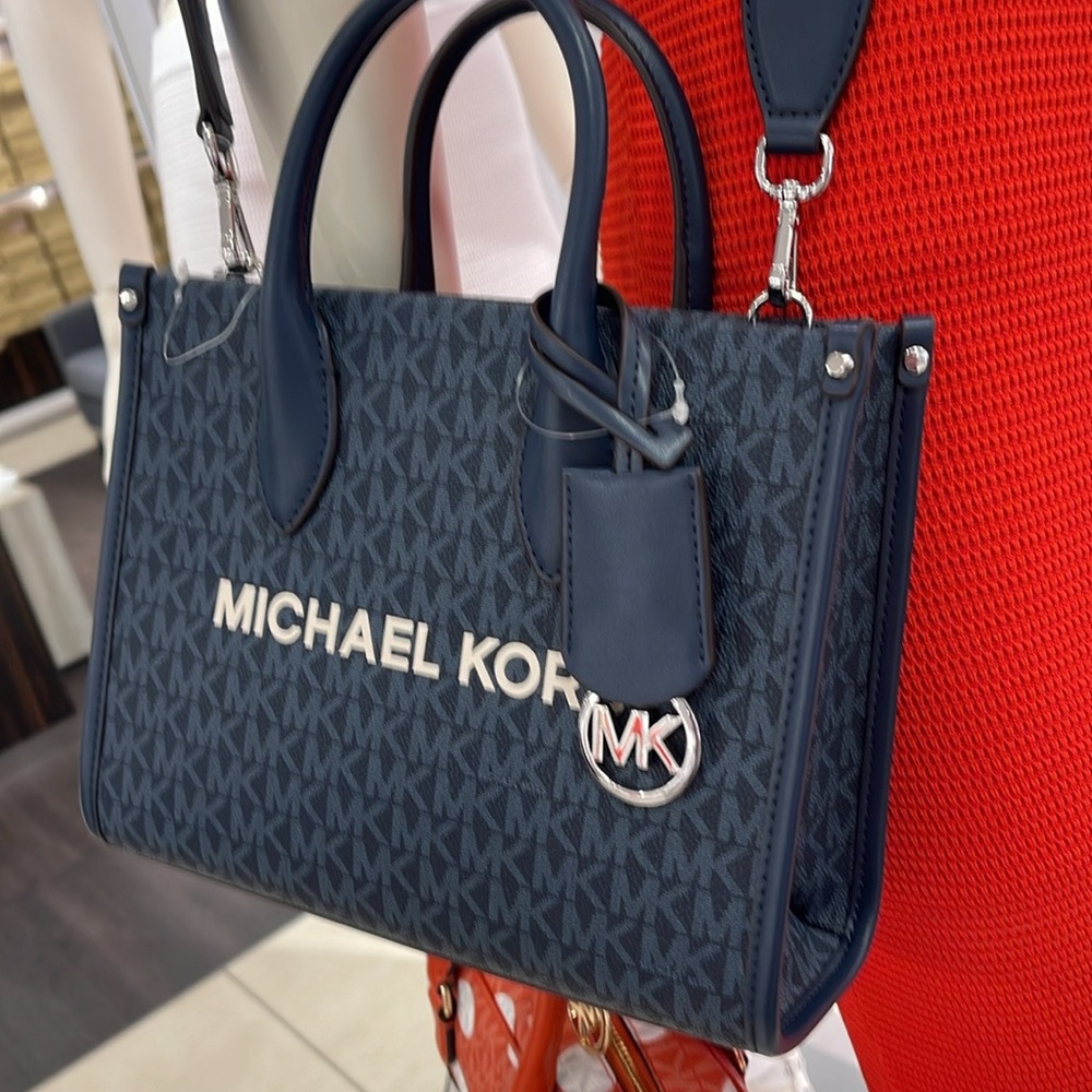 Michael Kors Mirella Small Signature Logo Shopper TZ Crossbody XBODY Bag
Admiral - Picture 12 of 16